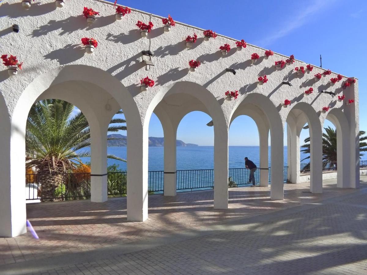 R1357 Balcon De Europa Apartment Nerja Exterior foto